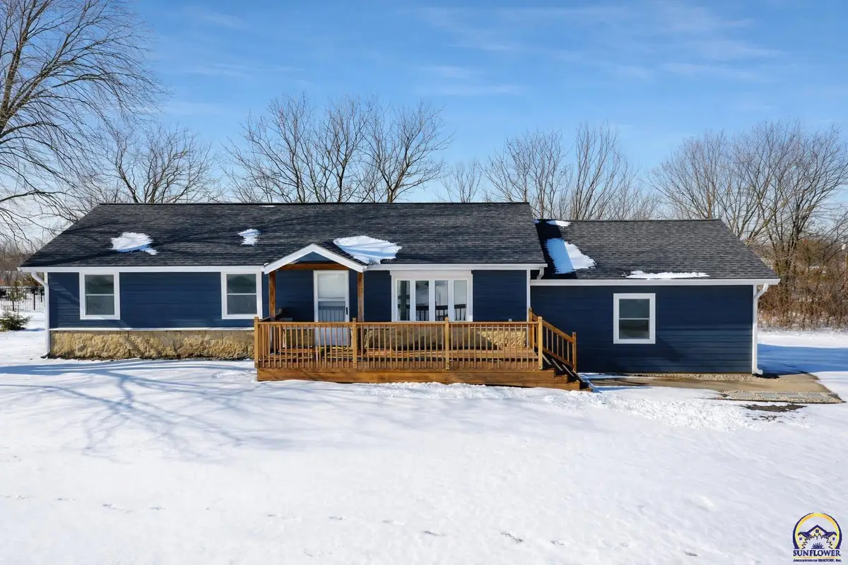 7879 Seneca Lake Rd, Ozawkie, KS 66070 - Image #1