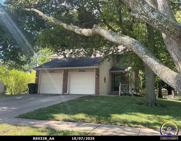 3705-3707 SW Wood Valley Dr, Topeka, KS 66610