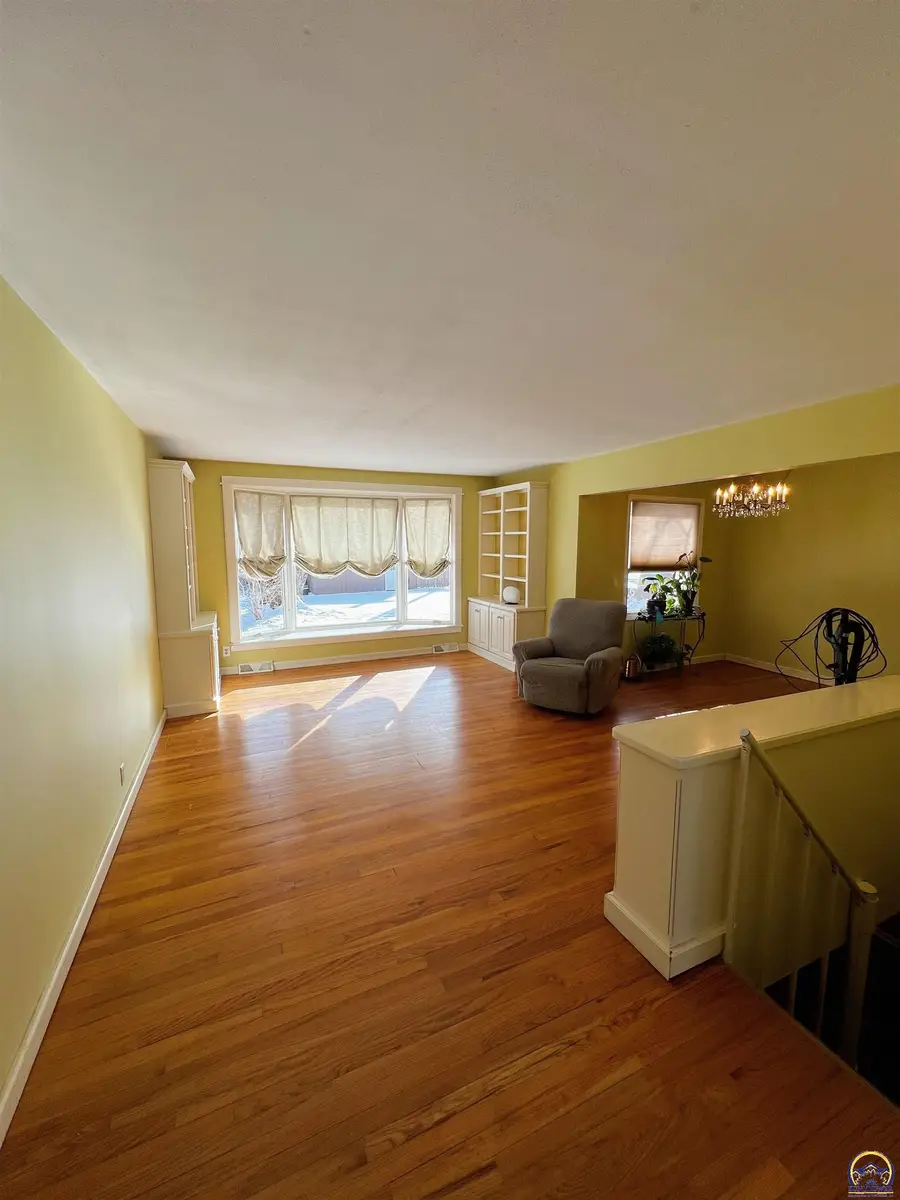 1521 W 2nd Ter, Lawrence, KS 66044 - Image #2