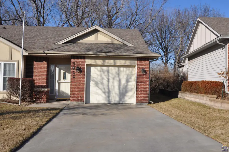5822 SW Sterling Ln, Topeka, KS 66604 - #3