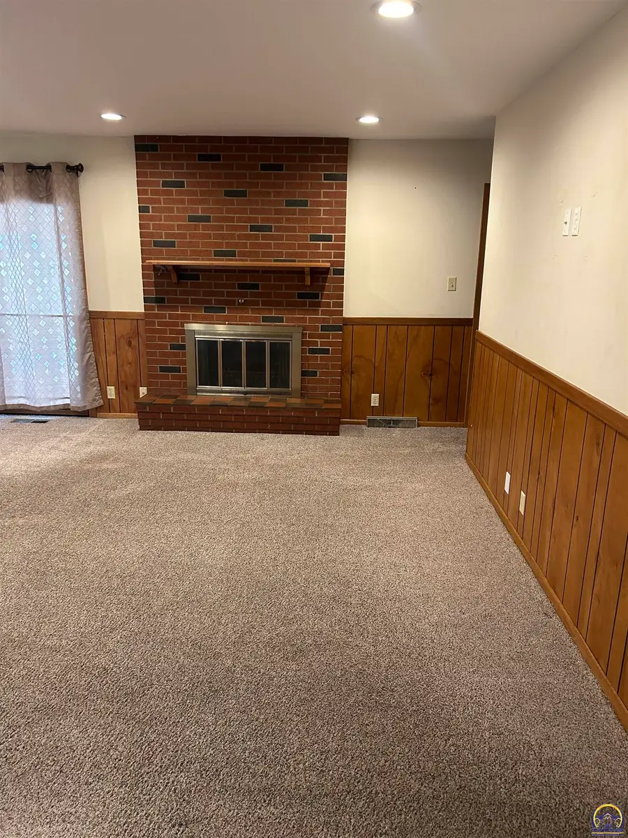 3006 SE Downing Dr, Topeka, KS 66605 - #2