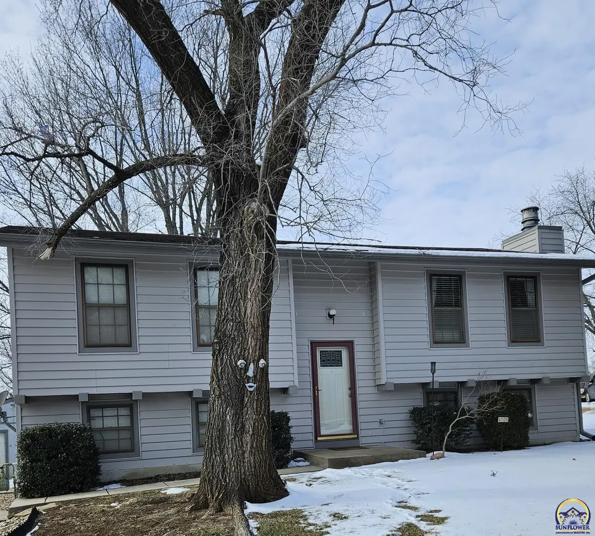 4105 NW Dondee Ln, Topeka, KS 66618 - #1