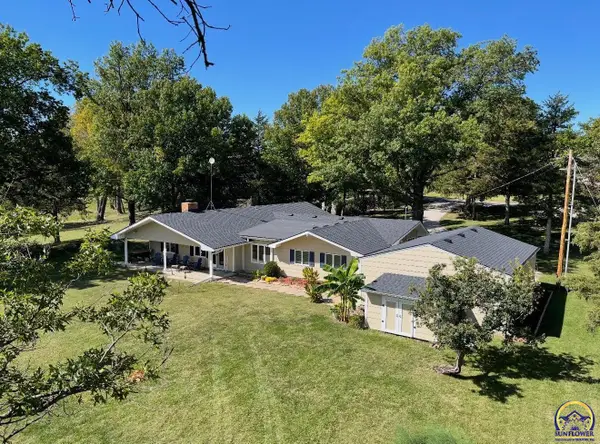7 Lakeshore Dr, Emporia, KS 66801