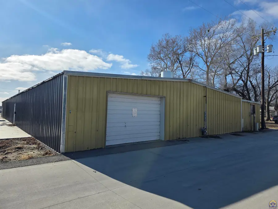 112 S 6th St, Clay Center, KS 67432 - #3