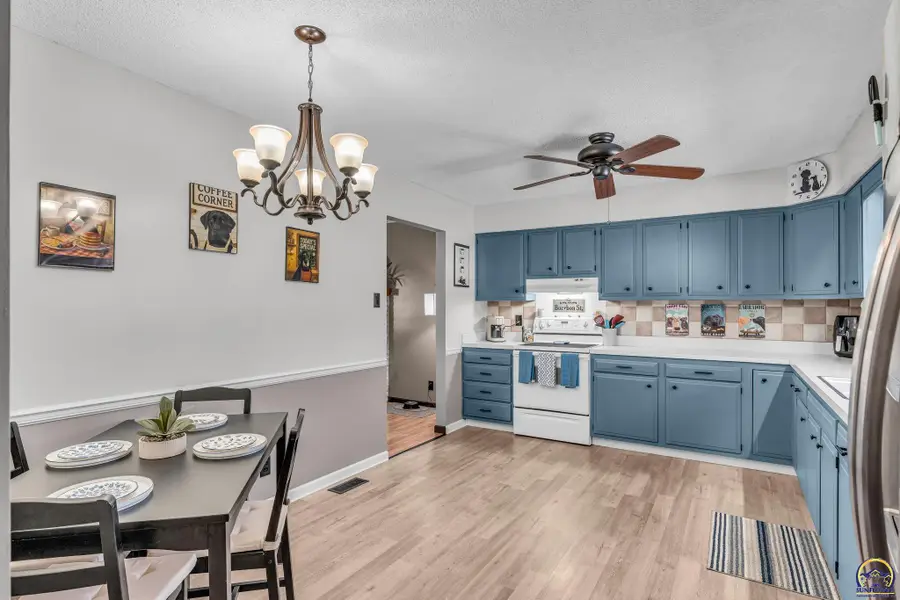 5011 NW Brickyard Rd, Topeka, KS 66618 - #3