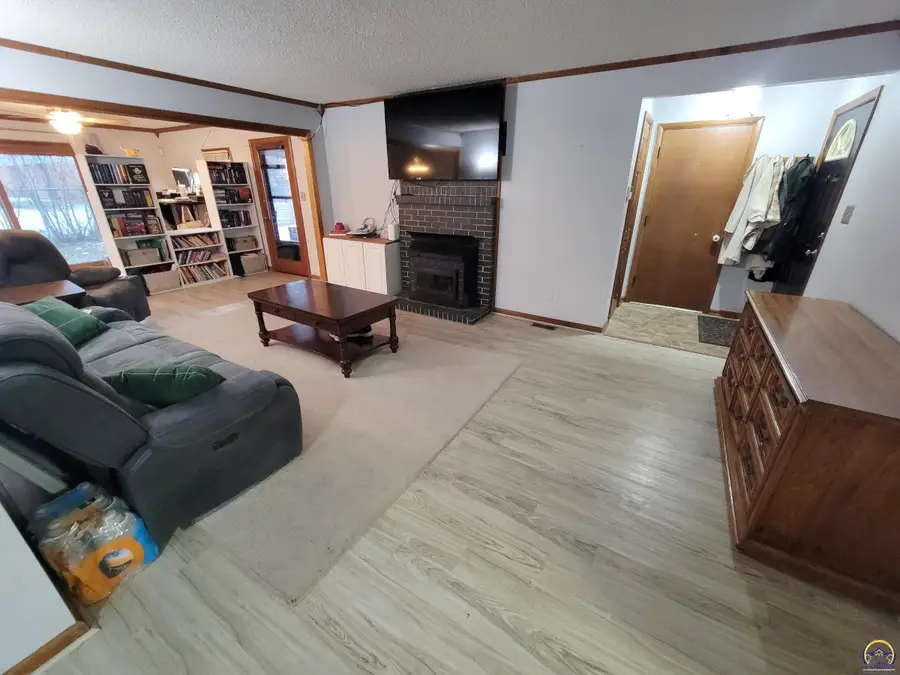 1906 SW Belle Ave, Topeka, KS 66604 - #3