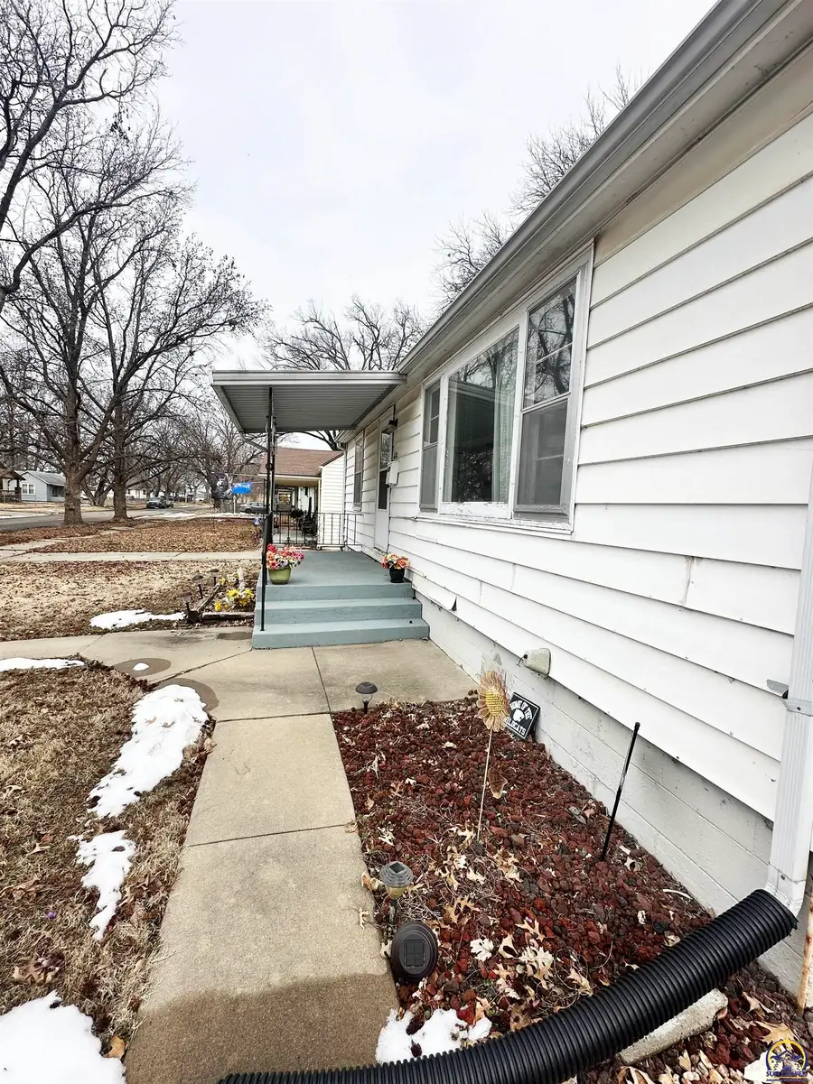 618 NE Grattan St, Topeka, KS 66616 - #3