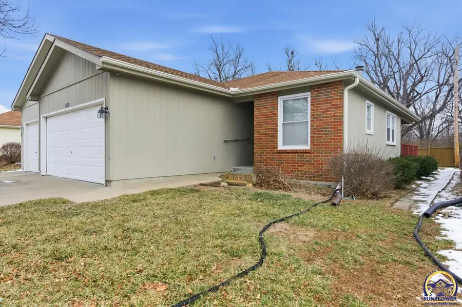 1012 SW Kent Pl, Topeka, KS 66604 - #2