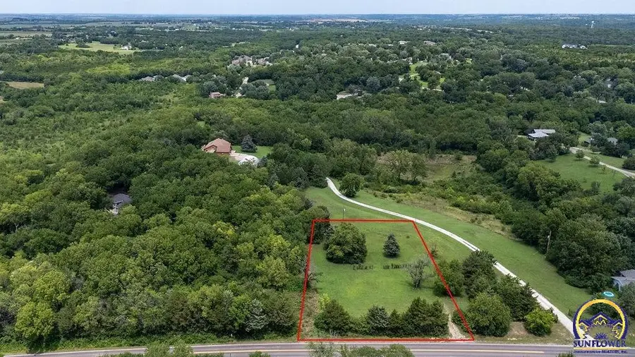 4610 NW 46th St, Topeka, KS 66618 - #2