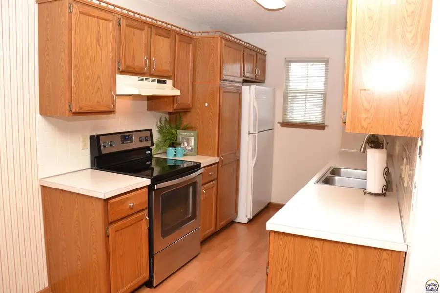 319 N Alder St, Gardner, KS 66030-9999 - #2