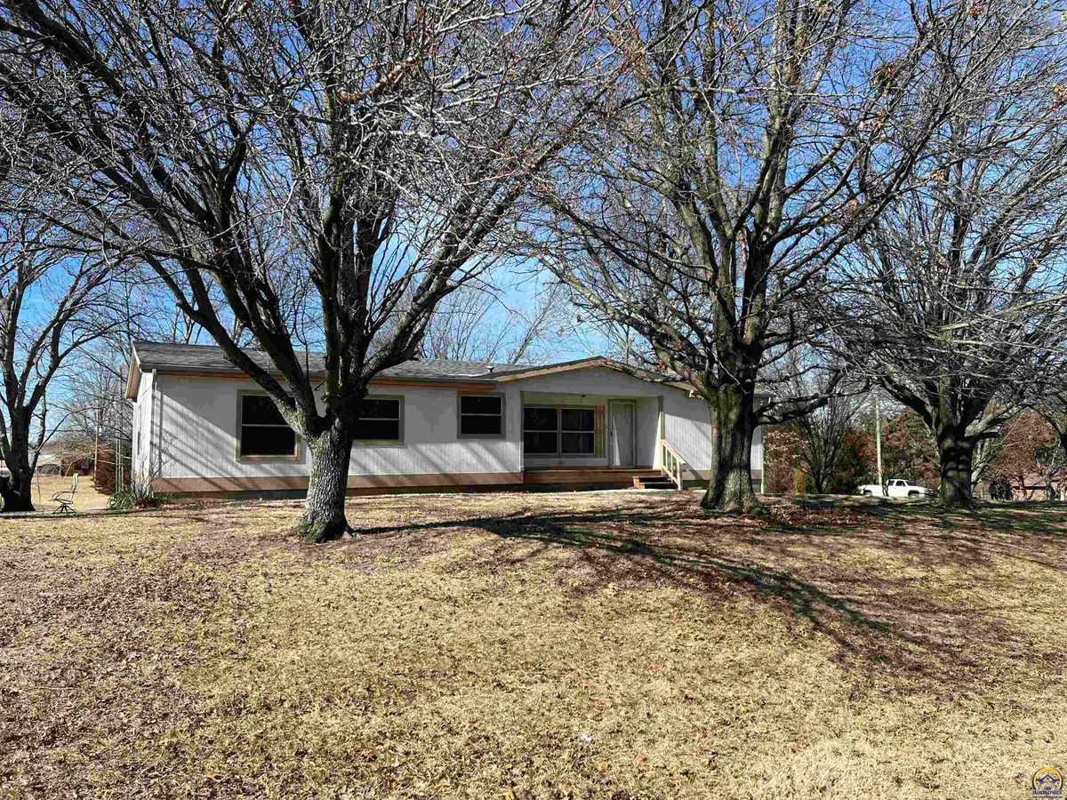 1015 SE Shawnee Heights Rd, Tecumseh, KS 66542 - #1