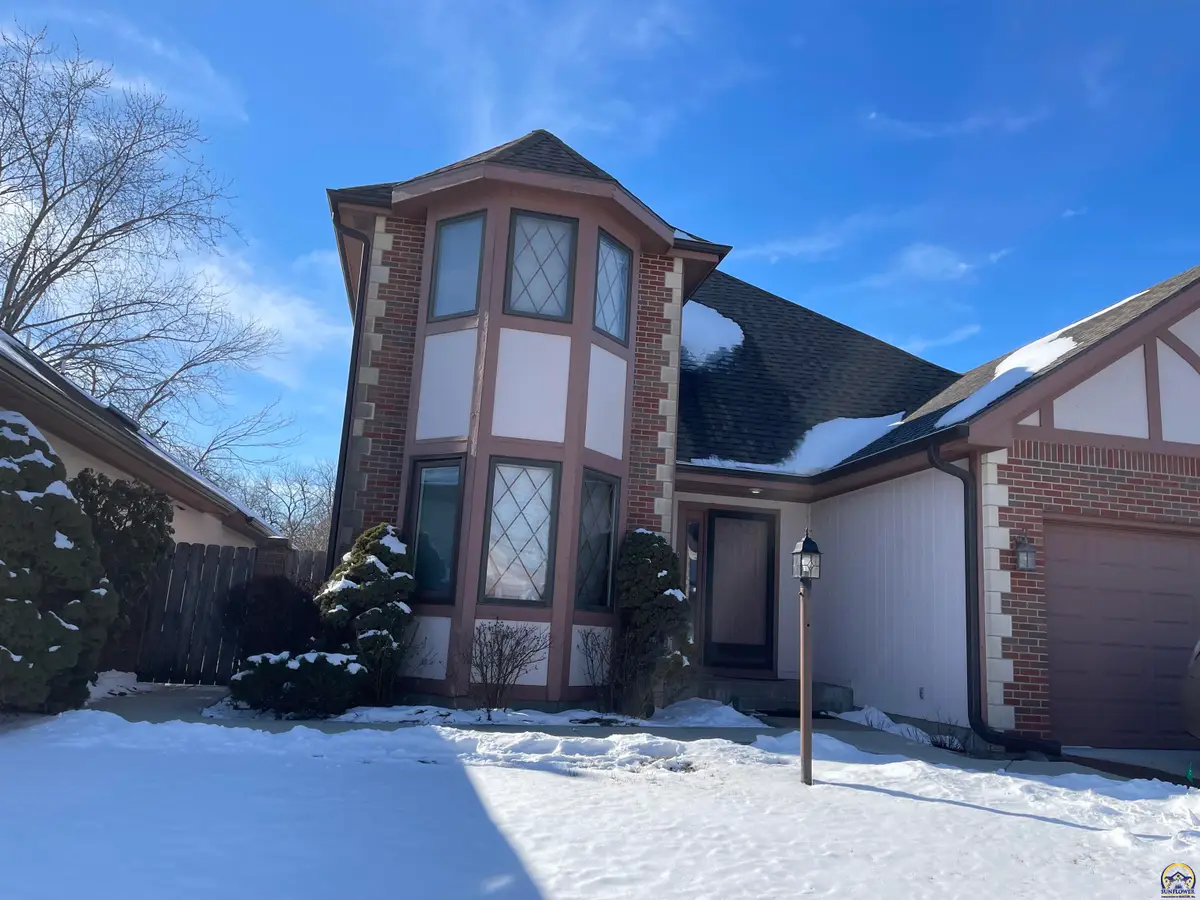 2465 SW Brookhaven Ln, Topeka, KS 66614 - #1