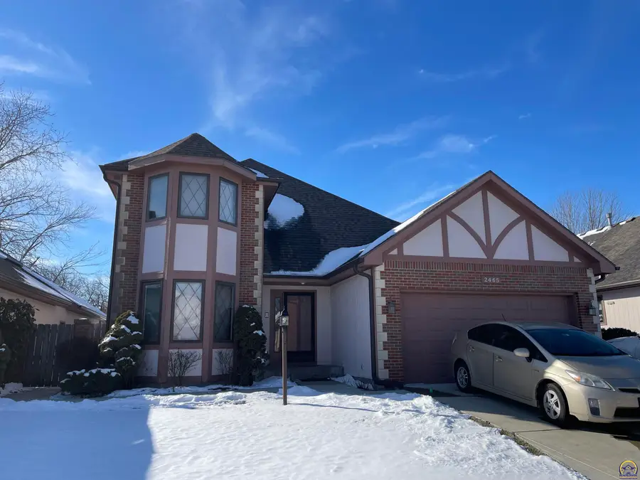 2465 SW Brookhaven Ln, Topeka, KS 66614 - #2