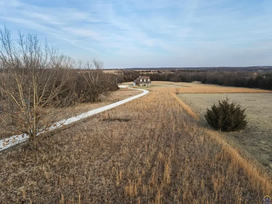 10632 SW Auburn Rd, Wakarusa, KS 66546 - #2