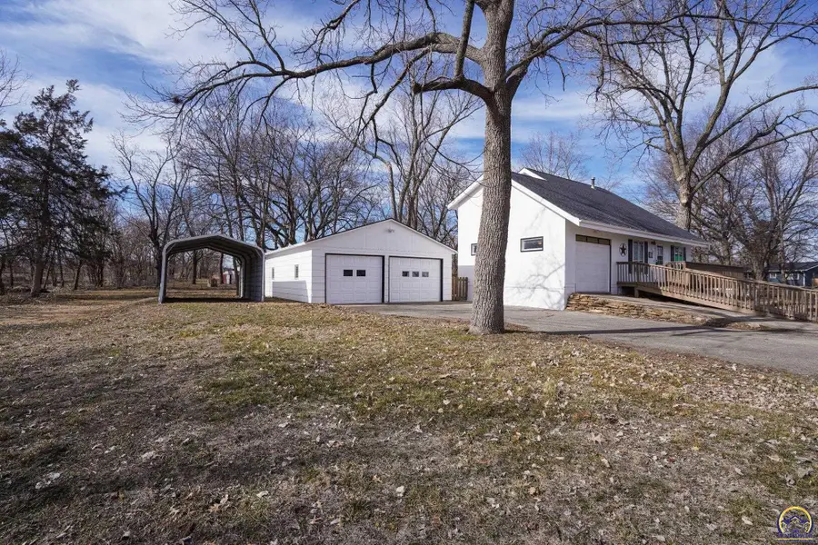 112 Walnut Ct, Perry, KS 66073 - #2