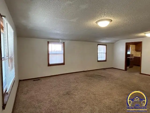 728 NE Kellam Ave, Topeka, KS 66616 - #3