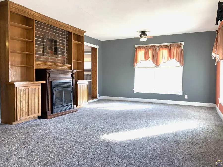 108 Highland Ave, Hoyt, KS 66509 - #3