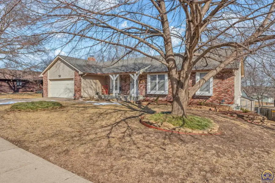 2224 SW Alameda Ct, Topeka, KS 66614 - #2