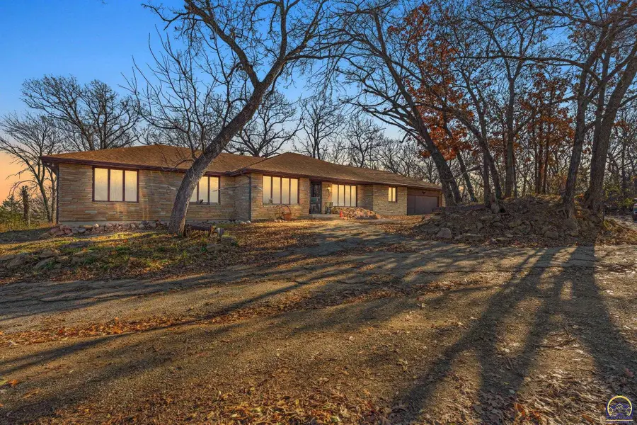 141, 127, 10 AC SW Urish Rd, Topeka, KS 66615 - #2