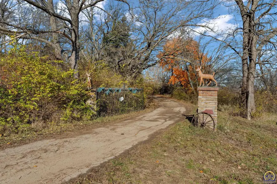 141, 127, 10 AC SW Urish Rd, Topeka, KS 66615 - #3