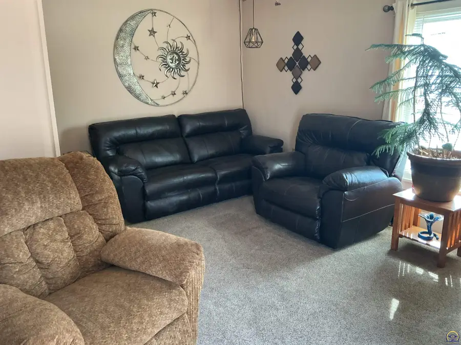 3177 Florida Rd, Pomona, KS 66076 - #2