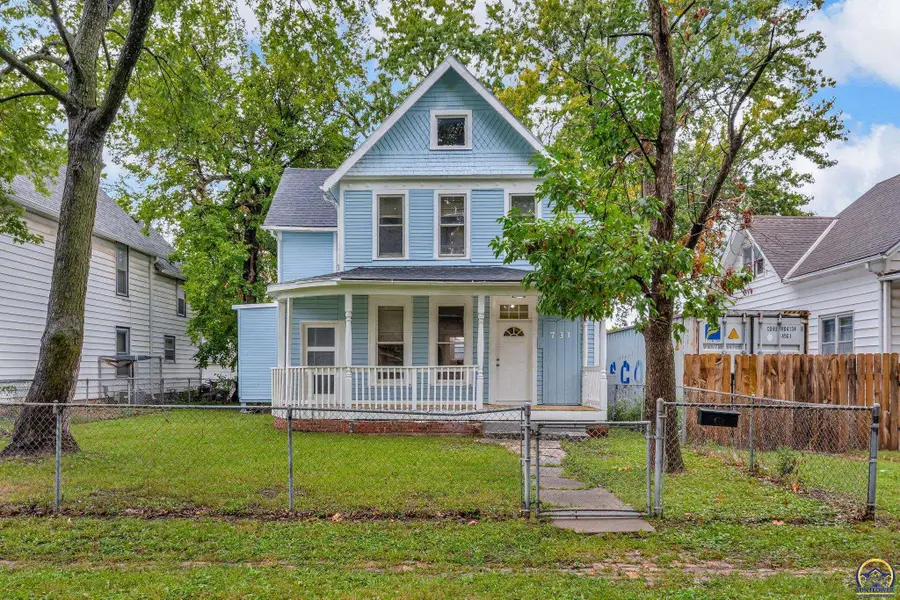 731 SW Lincoln St, Topeka, KS 66606 - #2