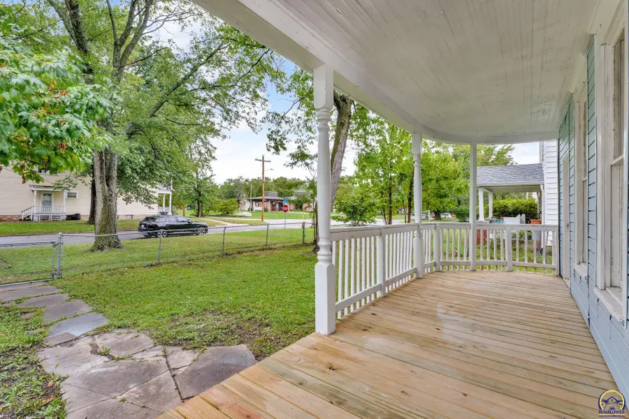 731 SW Lincoln St, Topeka, KS 66606 - #3