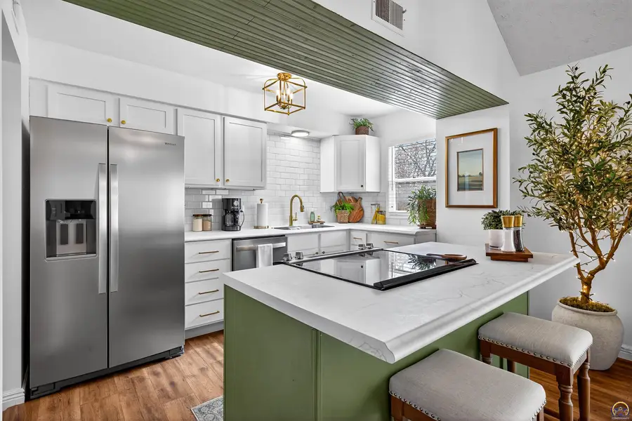 3523 SE Park Lane Ct, Topeka, KS 66605 - #2