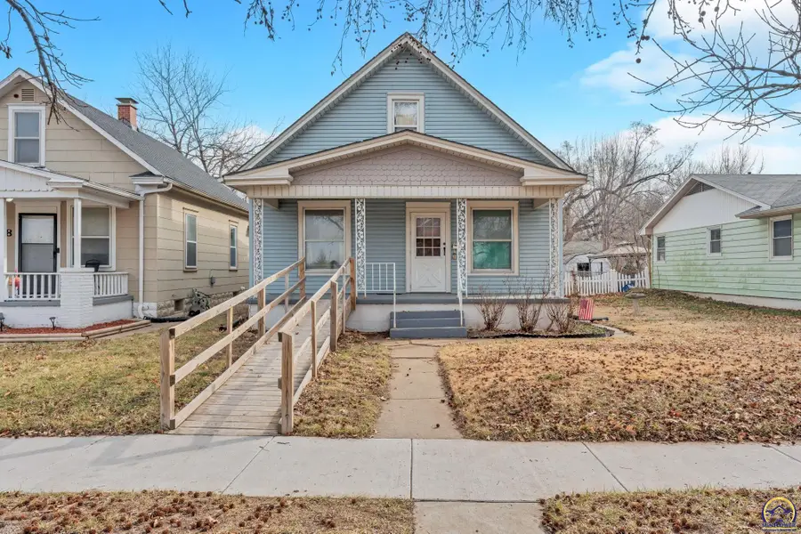 626 NE Emmett St, Topeka, KS 66616 - #2