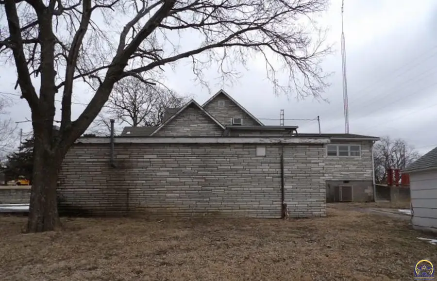 501 E 3rd St, Eskridge, KS 66423 - #3