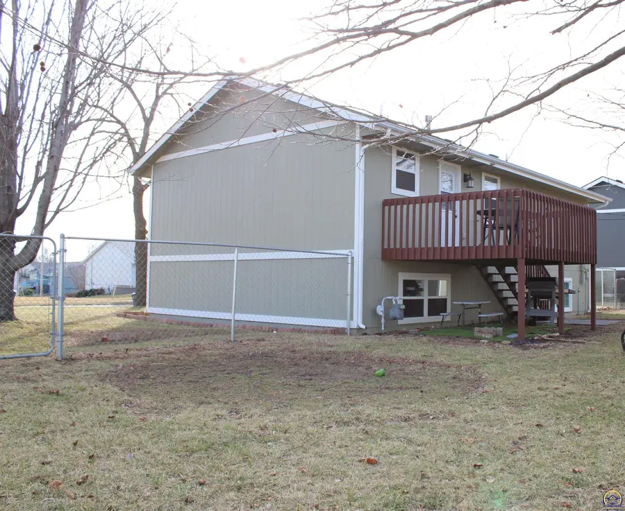 2325 SW Romar Rd, Topeka, KS 66614 - #2