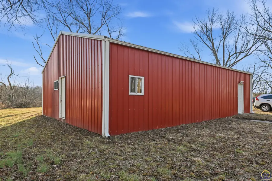225 S 4th St, Quenemo, KS 66528 - #2