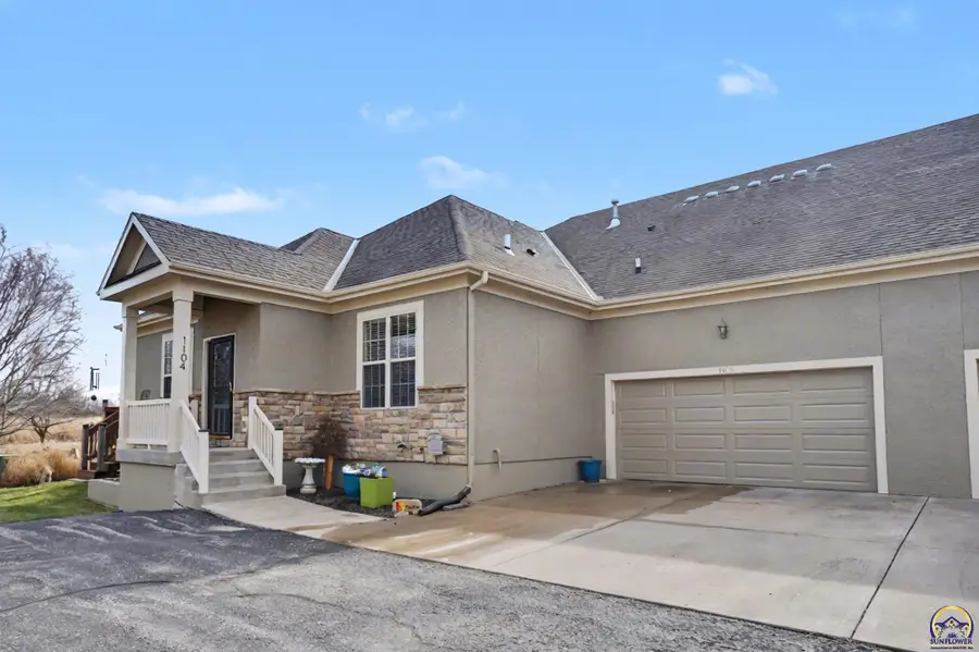 2250 Lake Pointe Dr #Unit 1104, Lawrence, KS 66049-9227 - #2