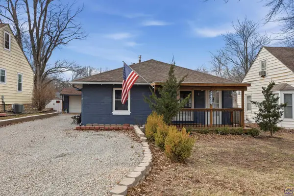 2429 SW Harrison St, Topeka, KS 66611