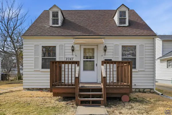 2047 SW Lincoln St, Topeka, KS 66604