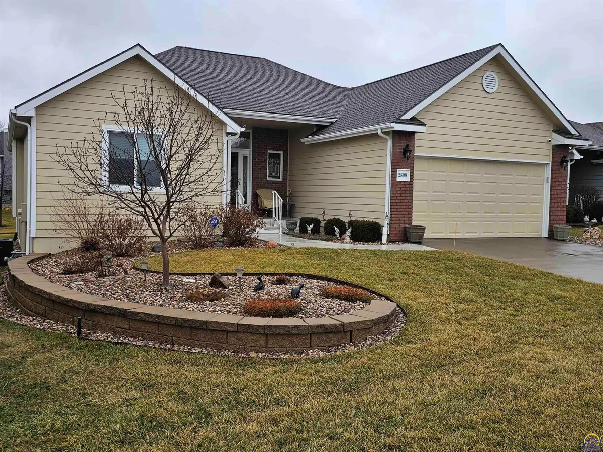 2809 SW Tallgrass Dr, Topeka, KS 66614 - #1