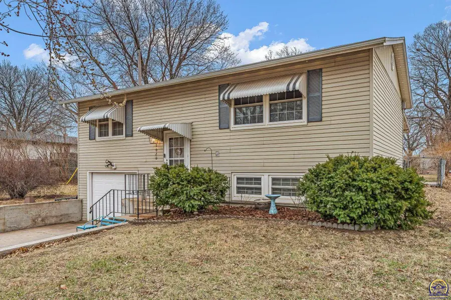 3020 SE Colorado Ave, Topeka, KS 66605 - #2