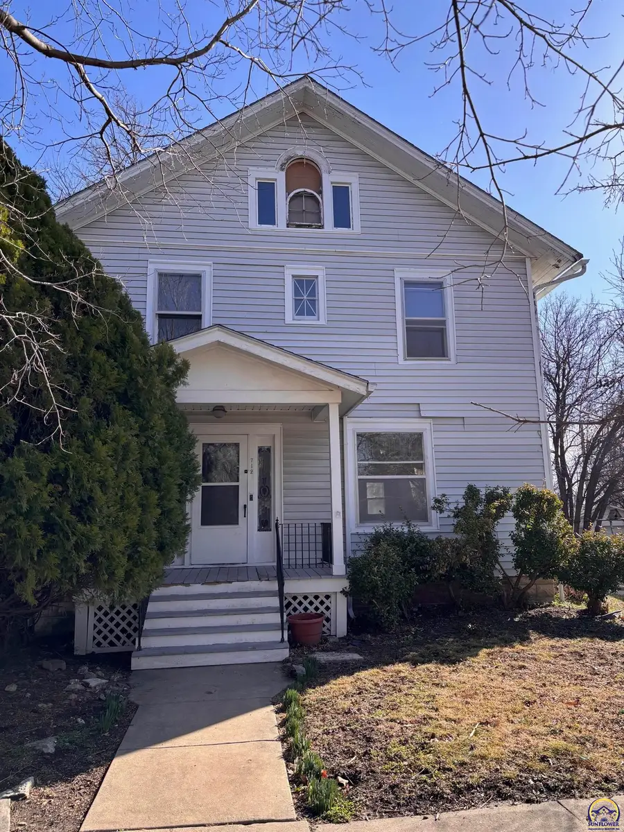 712 Neosho St, Emporia, KS 66801 - #2