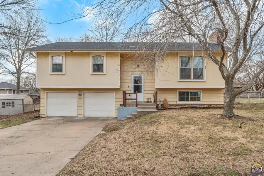 4241 SE Ohio Ct, Topeka, KS 66609-1644 - #2