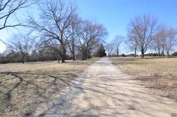 0000 SW Wanamaker Rd, Auburn, KS 66402