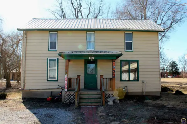 317 Chestnut St, Everest, KS 66424