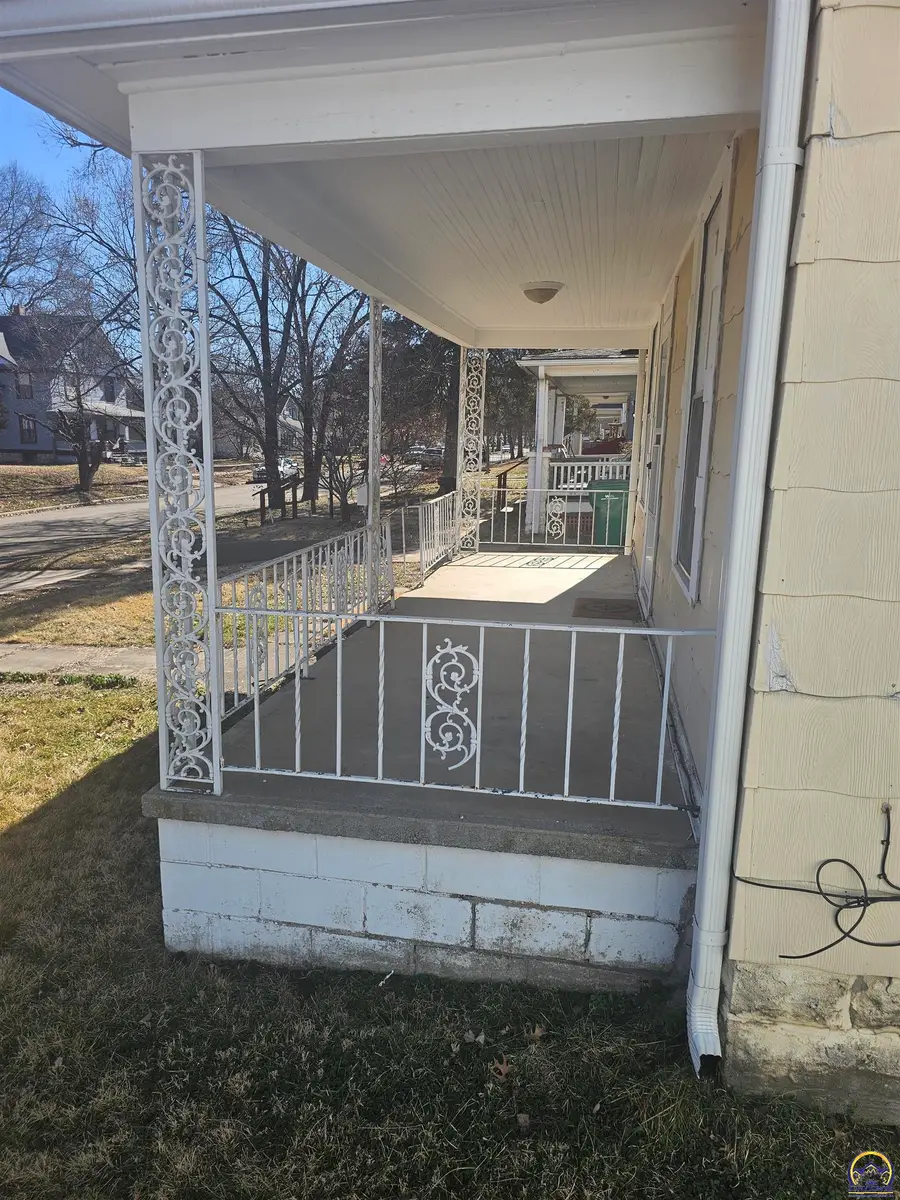 1115 SW Plass Ave, Topeka, KS 66604 - #3