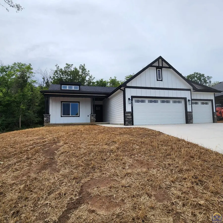 6353 Crescent Rim Dr, Ozawkie, KS 66070 - #2