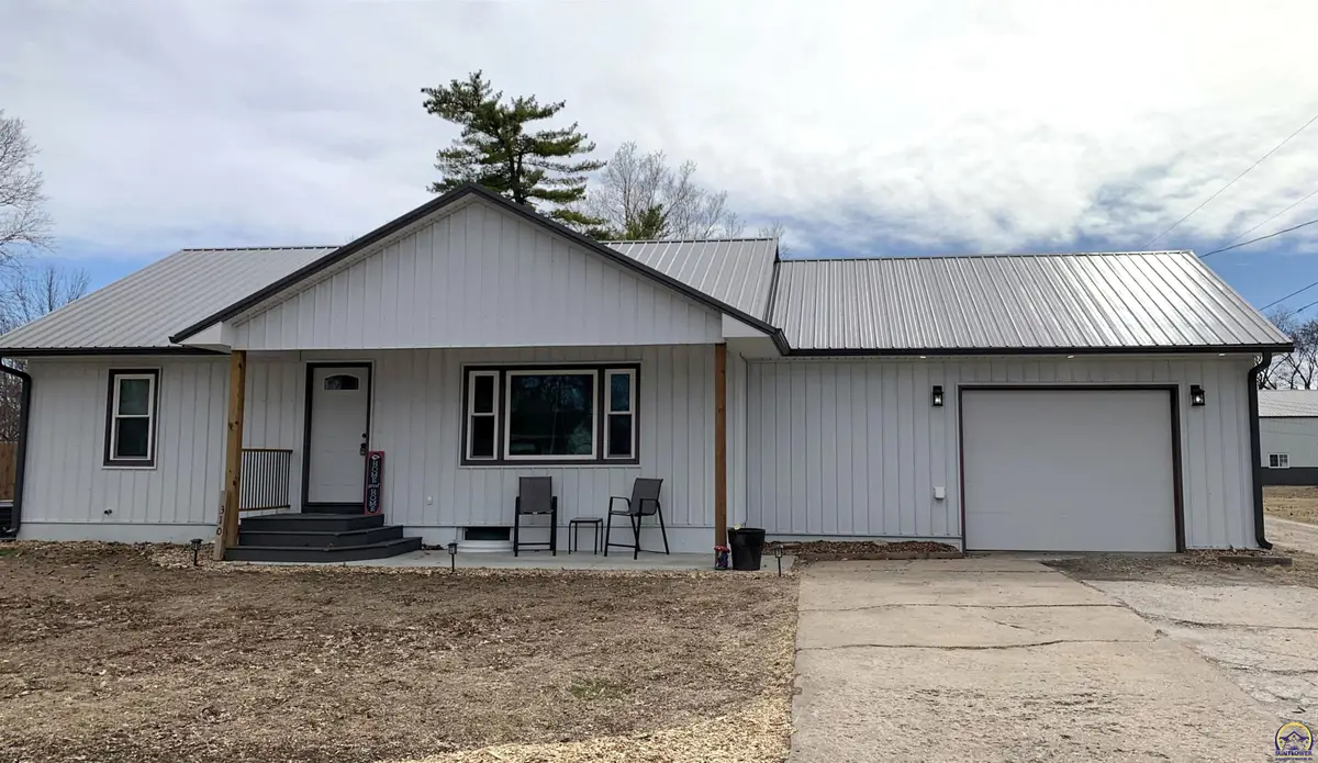 310 E Bridge St, Perry, KS 66073 - #1
