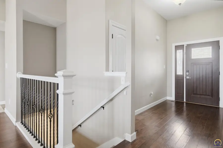 3334 SW 43rd St, Topeka, KS 66610 - #2