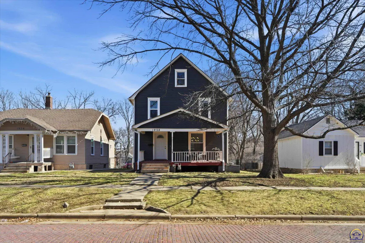 1928 SW Buchanan St, Topeka, KS 66604 - #1