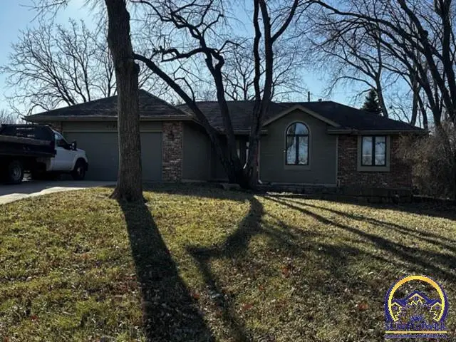 6701 SW Swonthold Rd, Topeka, KS 66614 - #1