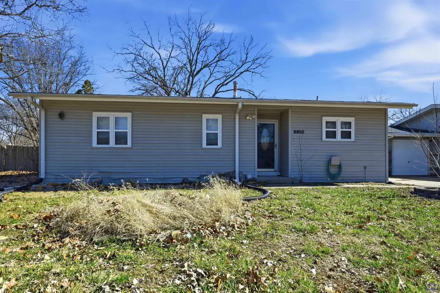 6800 SW Crestwood Dr, Topeka, KS 66619 - #2