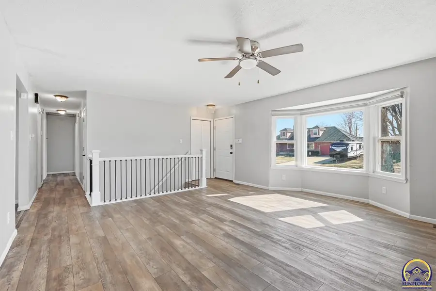 3840 SW 39th Ter, Topeka, KS 66610 - #2