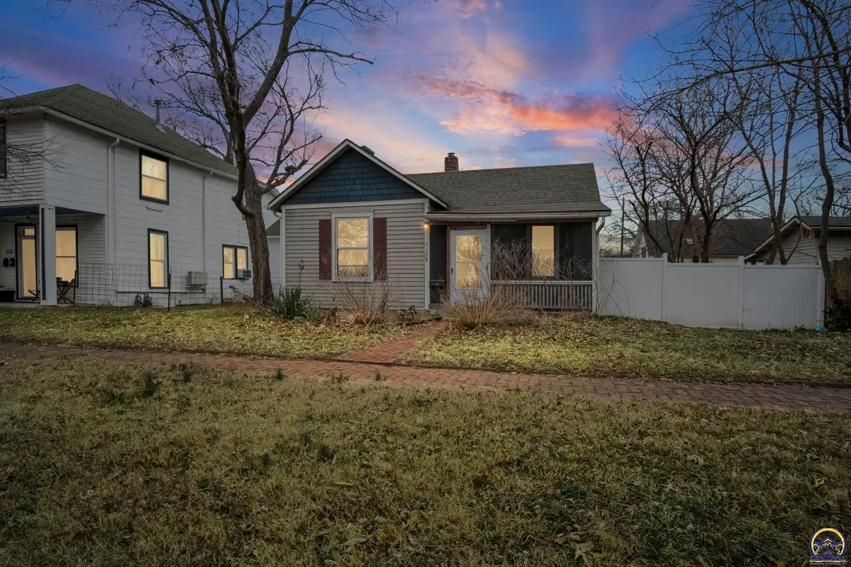 1128 Pennsylvania St, Lawrence, KS 66044 - #1